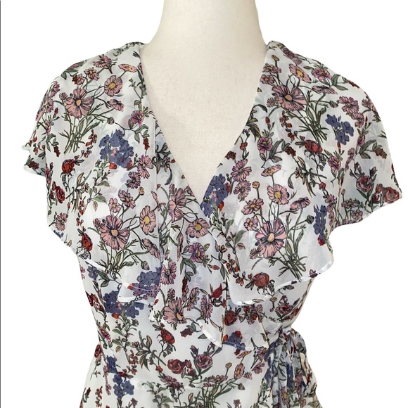 Lulu’s Lucrezia Floral Wrap Top M LAST PRICE DROP B4 DONATION - Picture 3 of 15